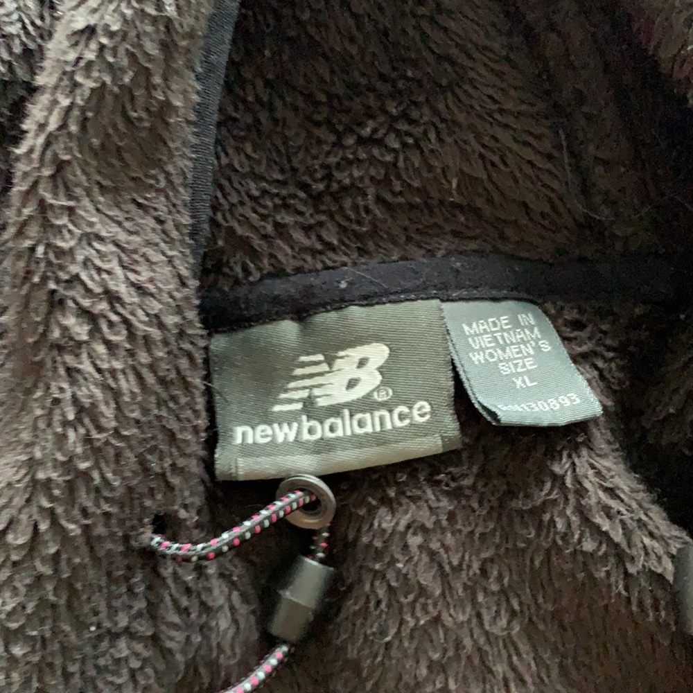 New balance jacket - Picture 2 of 3